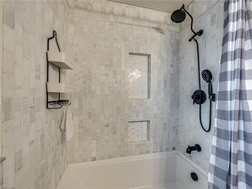 208 Collins Drive Newport News VA 23601