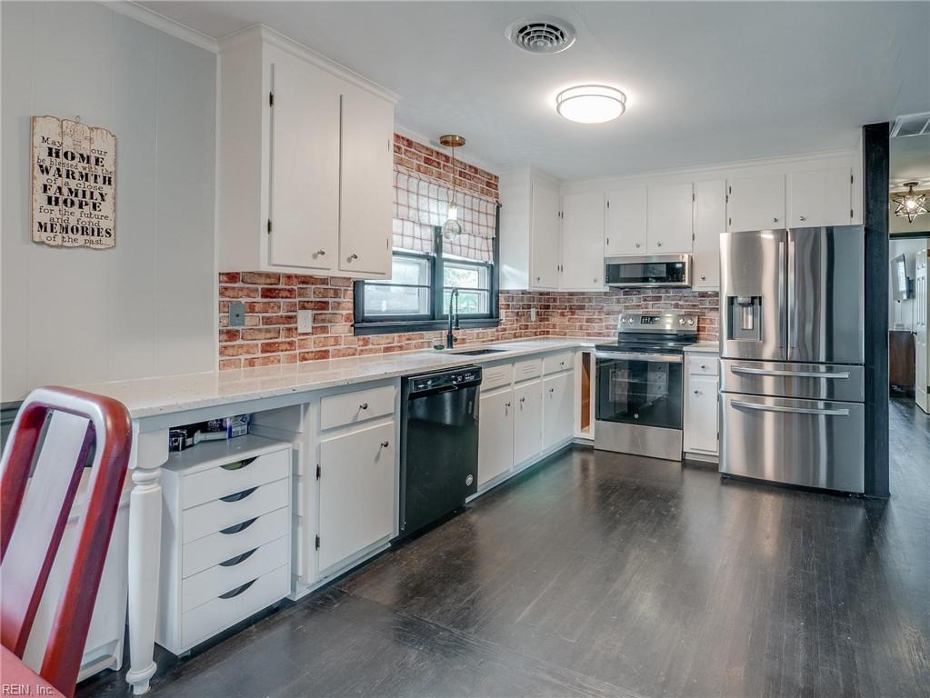 208 Collins Drive Newport News VA 23601