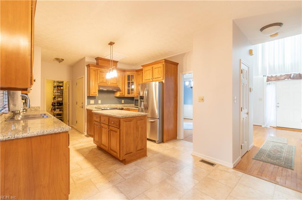 217 Pasture Lane Yorktown VA 23693