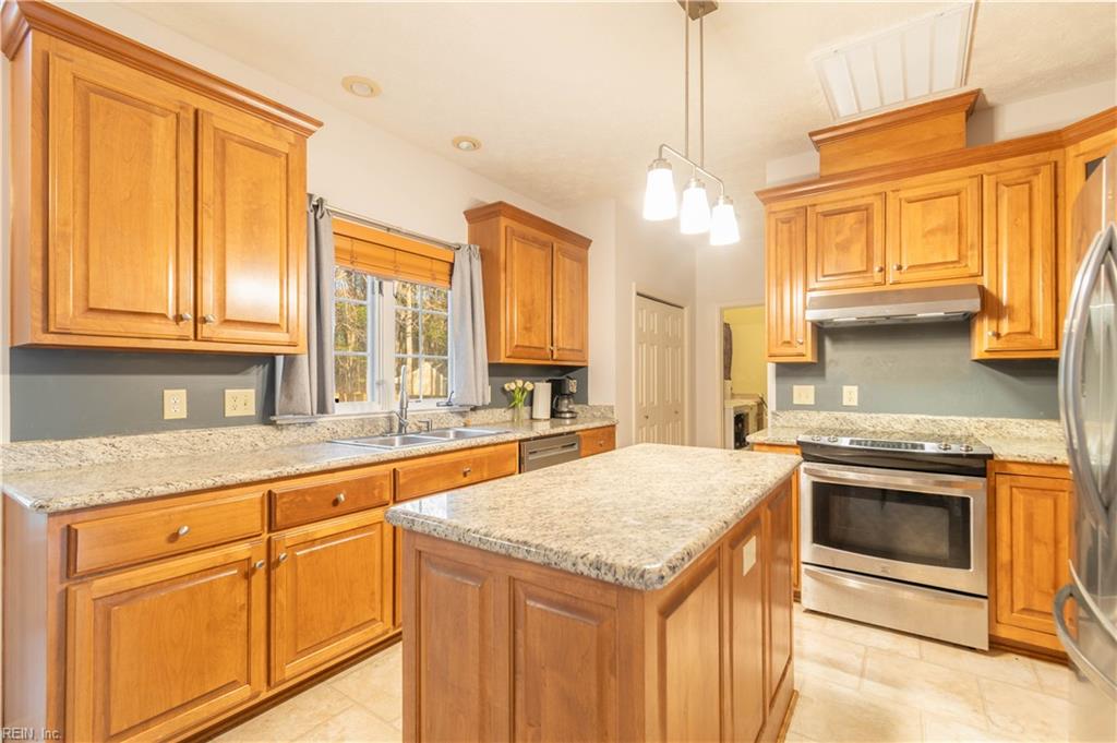 217 Pasture Lane Yorktown VA 23693
