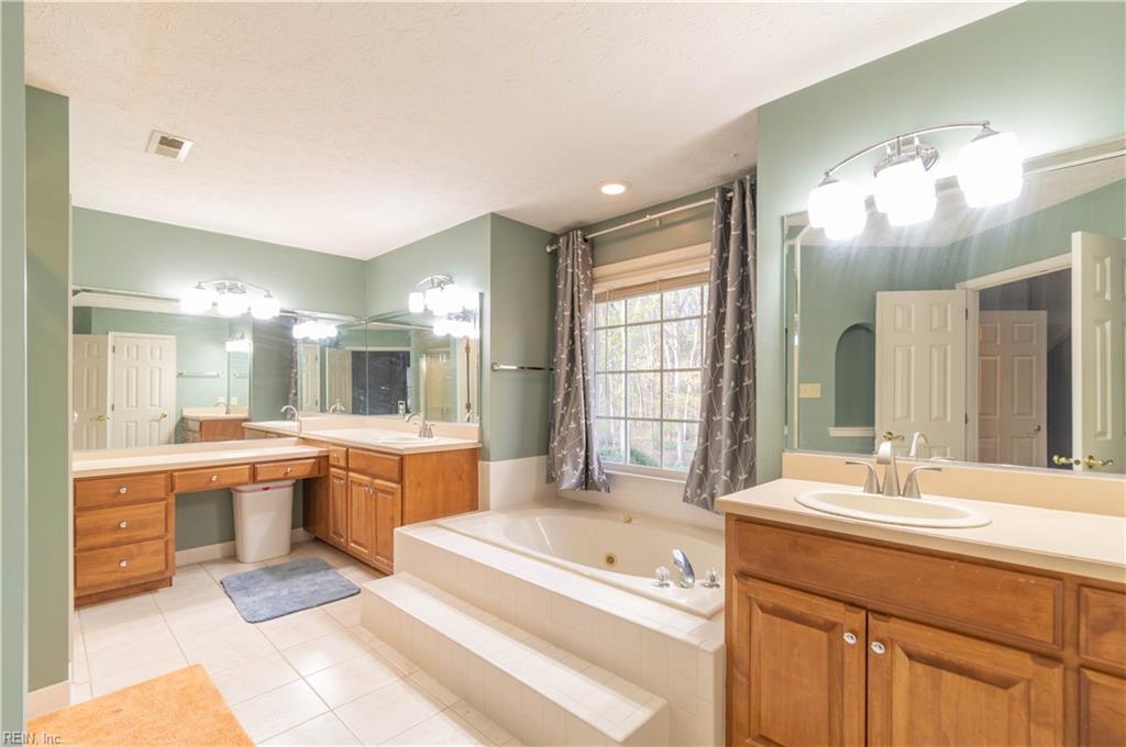 217 Pasture Lane Yorktown VA 23693