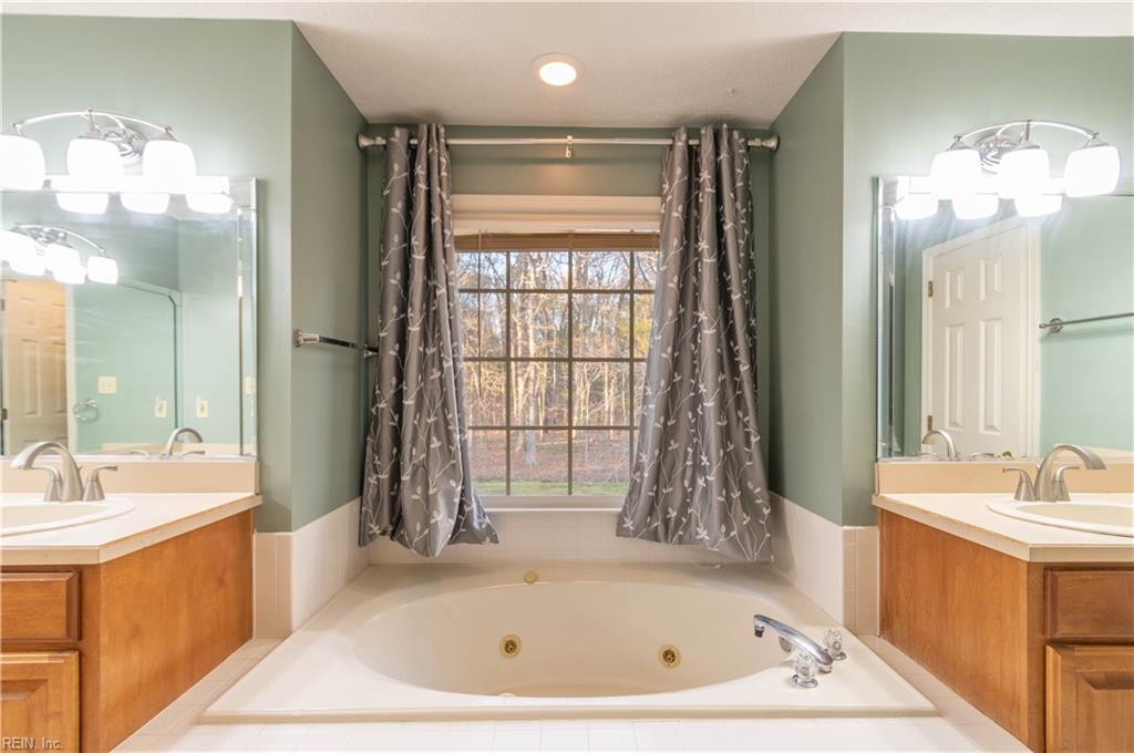 217 Pasture Lane Yorktown VA 23693