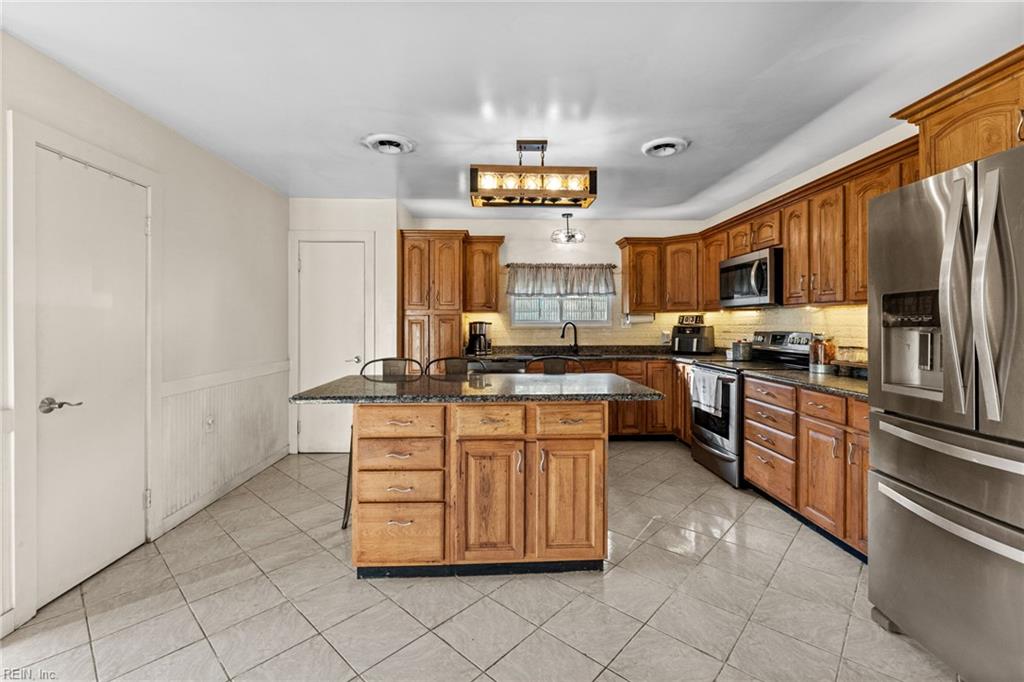 406 Grafton District Road Yorktown VA 23692