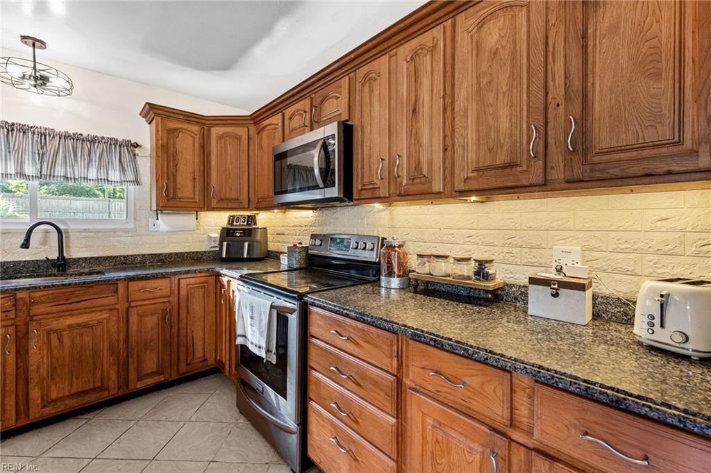 406 Grafton District Road Yorktown VA 23692