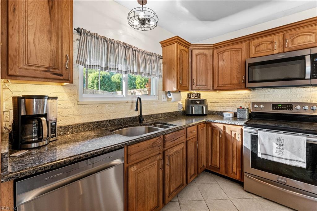 406 Grafton District Road Yorktown VA 23692