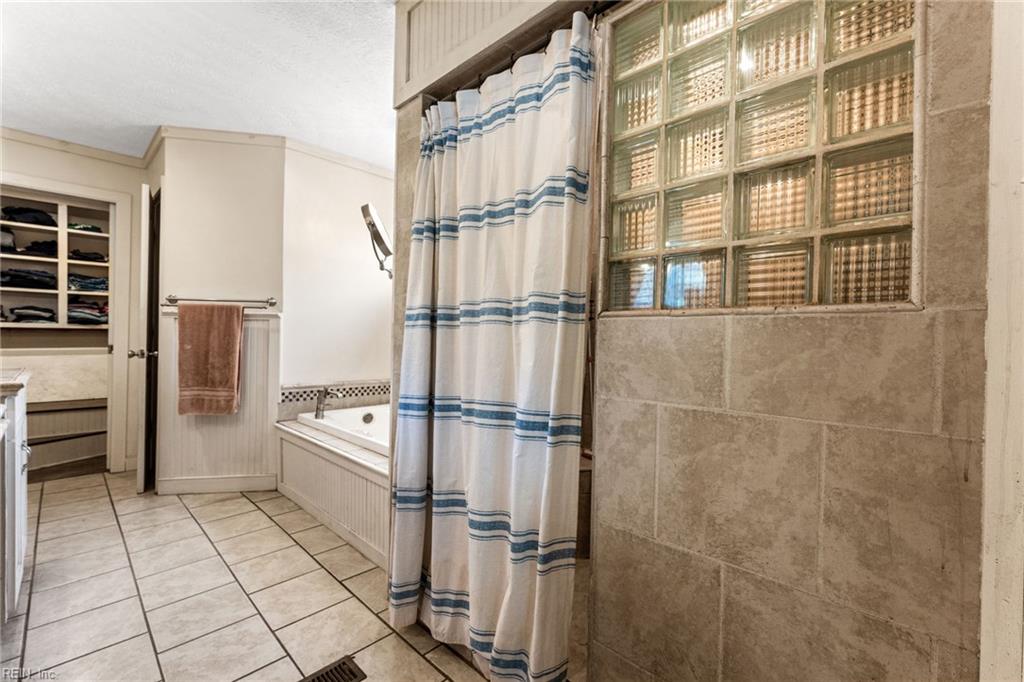 406 Grafton District Road Yorktown VA 23692