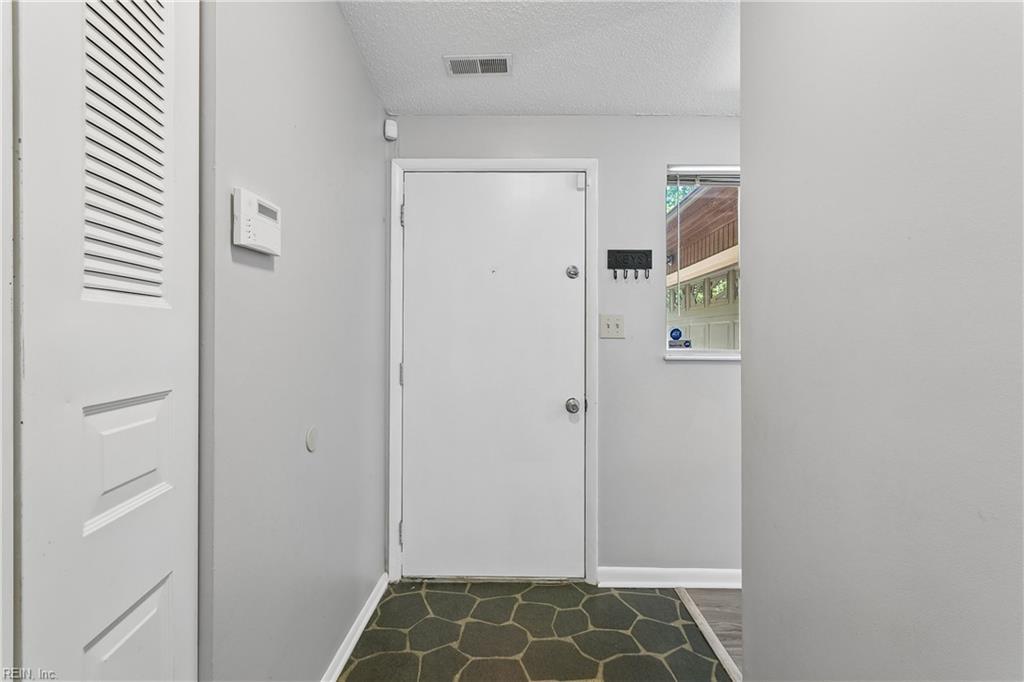 91 Stanley Drive Newport News VA 23608