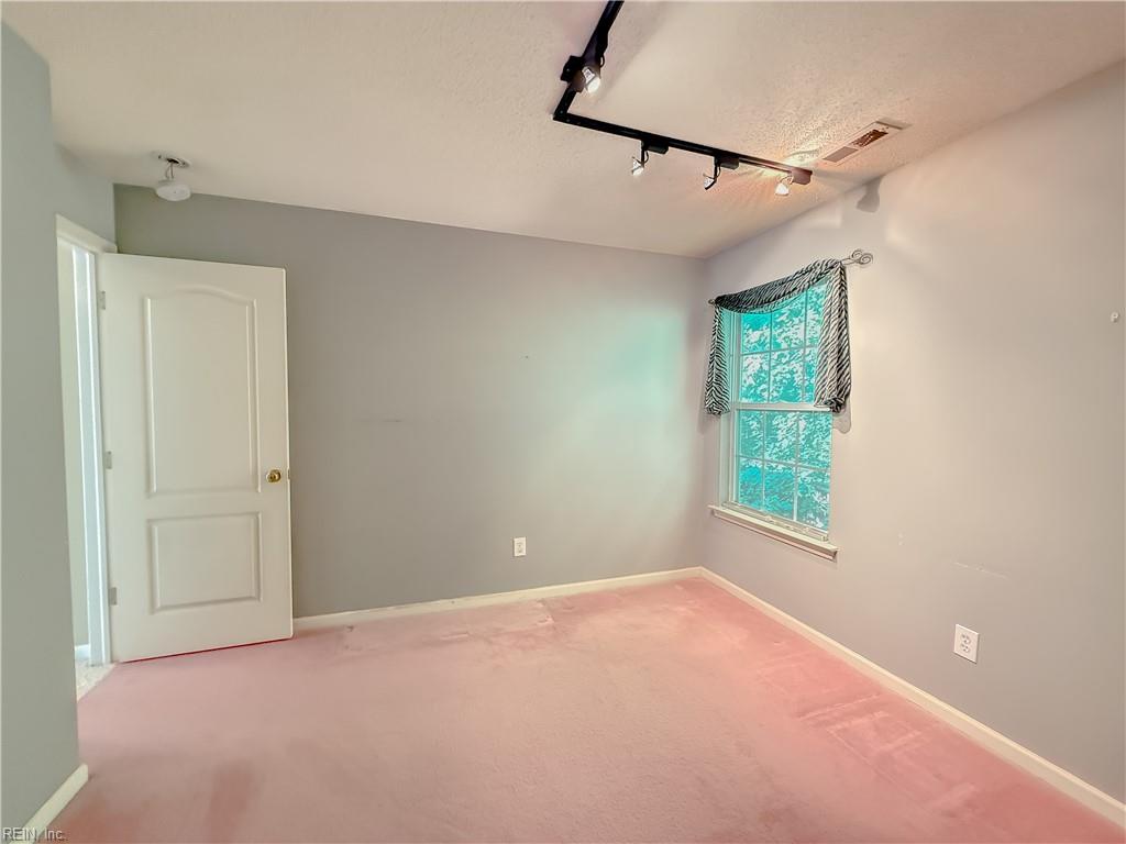 224 Southlake Place Newport News VA 23602