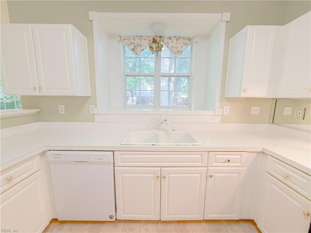 224 Southlake Place Newport News VA 23602