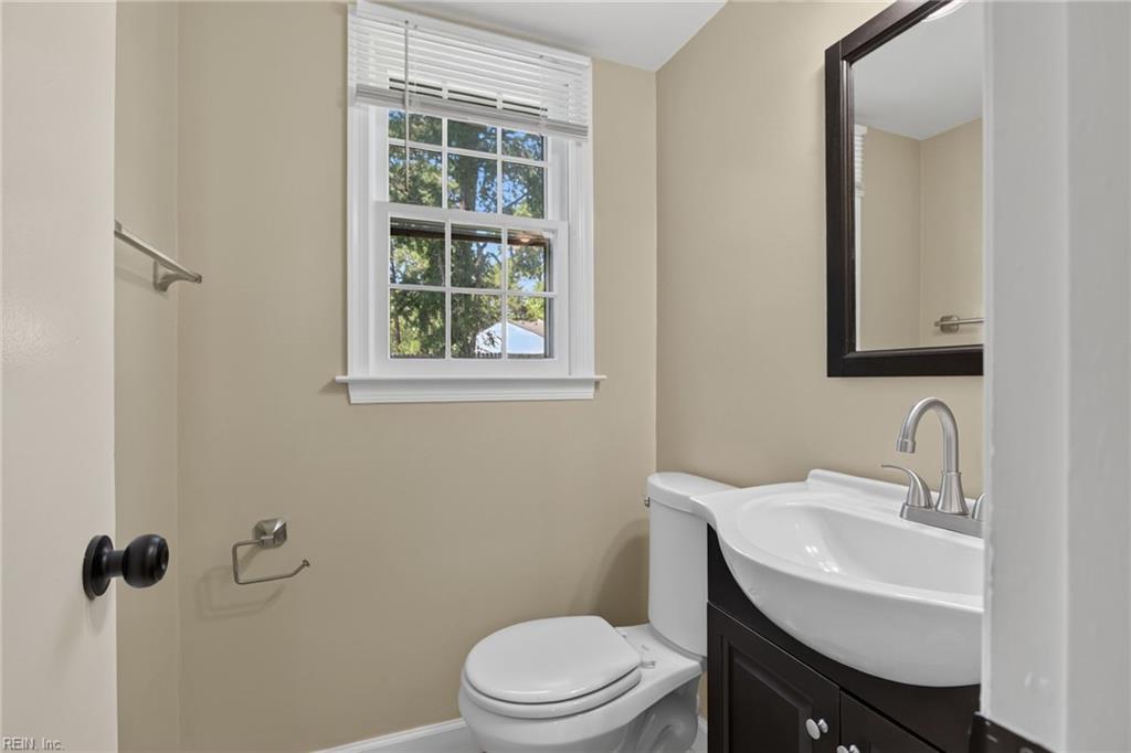 945 Red Oak Circle Newport News VA 23608