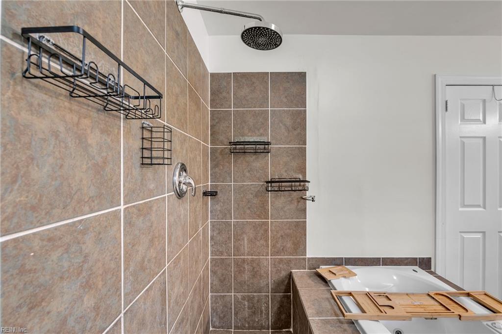 18 Langhorne Road Newport News VA 23606