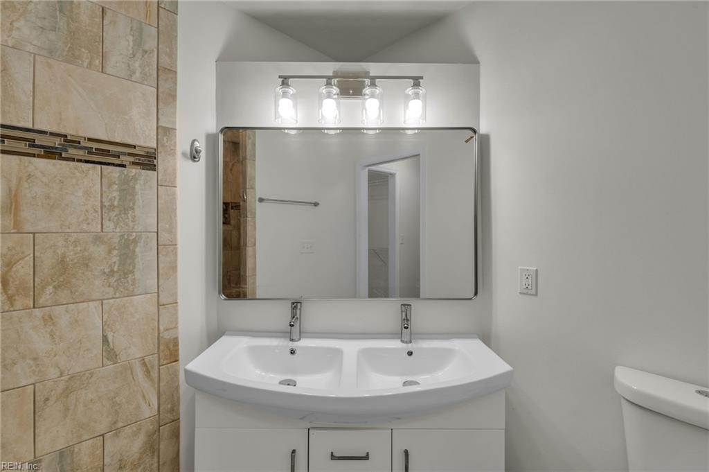 18 Langhorne Road Newport News VA 23606