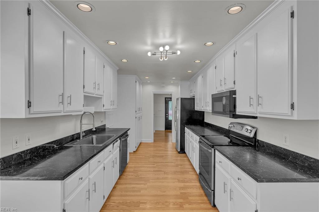 18 Langhorne Road Newport News VA 23606