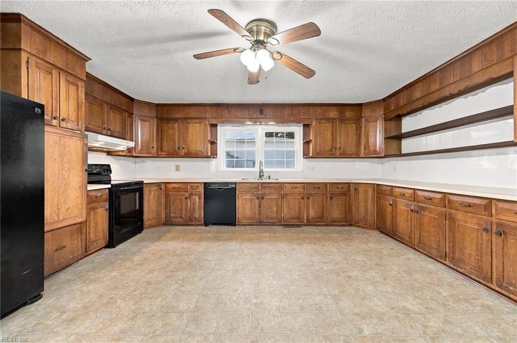 6014 Old Chestnut Avenue Newport News VA 23605