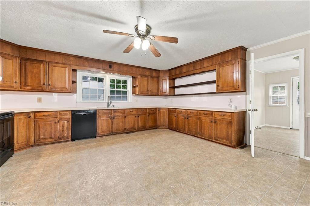 6014 Old Chestnut Avenue Newport News VA 23605
