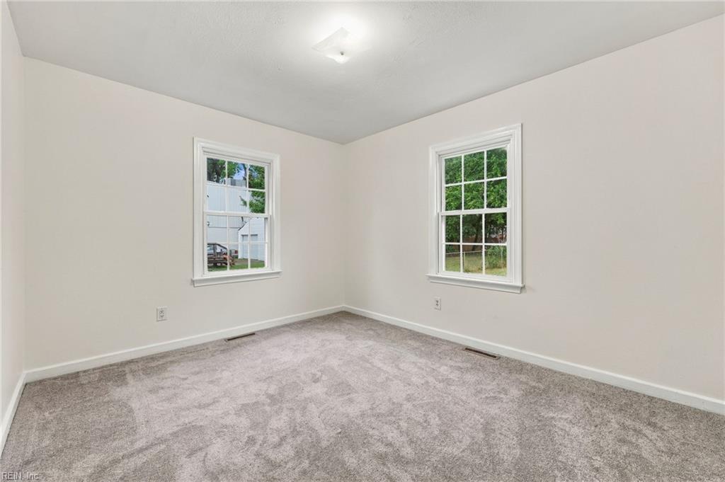 6014 Old Chestnut Avenue Newport News VA 23605