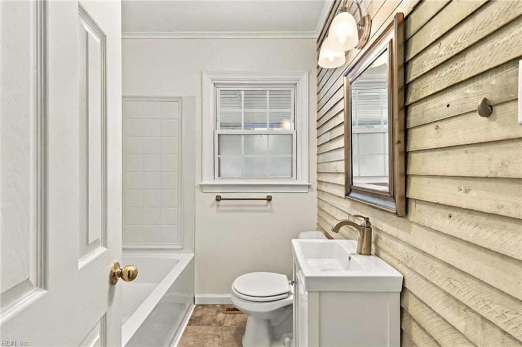 6014 Old Chestnut Avenue Newport News VA 23605