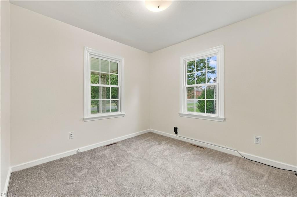 6014 Old Chestnut Avenue Newport News VA 23605