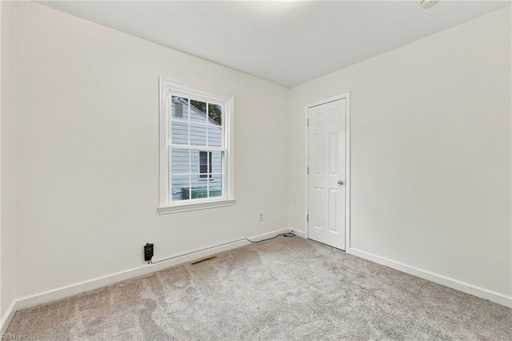 6014 Old Chestnut Avenue Newport News VA 23605