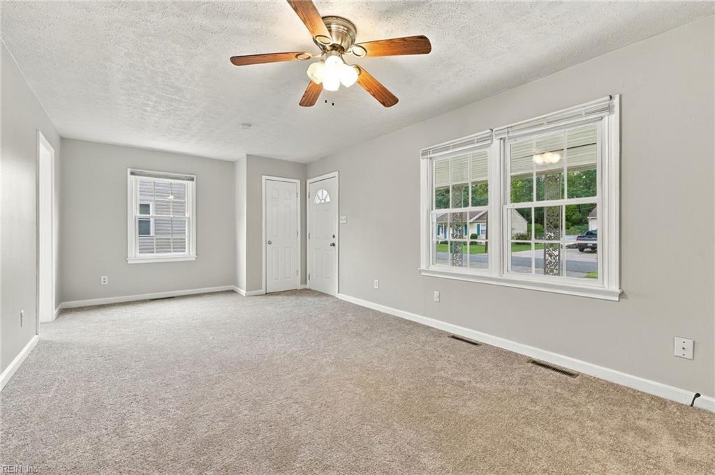 6014 Old Chestnut Avenue Newport News VA 23605