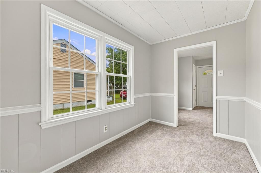 6014 Old Chestnut Avenue Newport News VA 23605