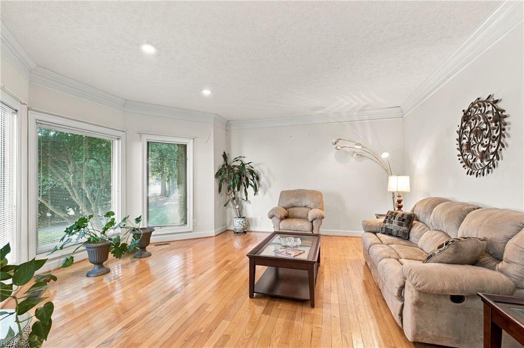 205 Chase Oak Court Yorktown VA 23693