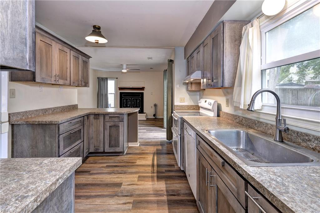 157 Robinhood Lane Newport News VA 23602