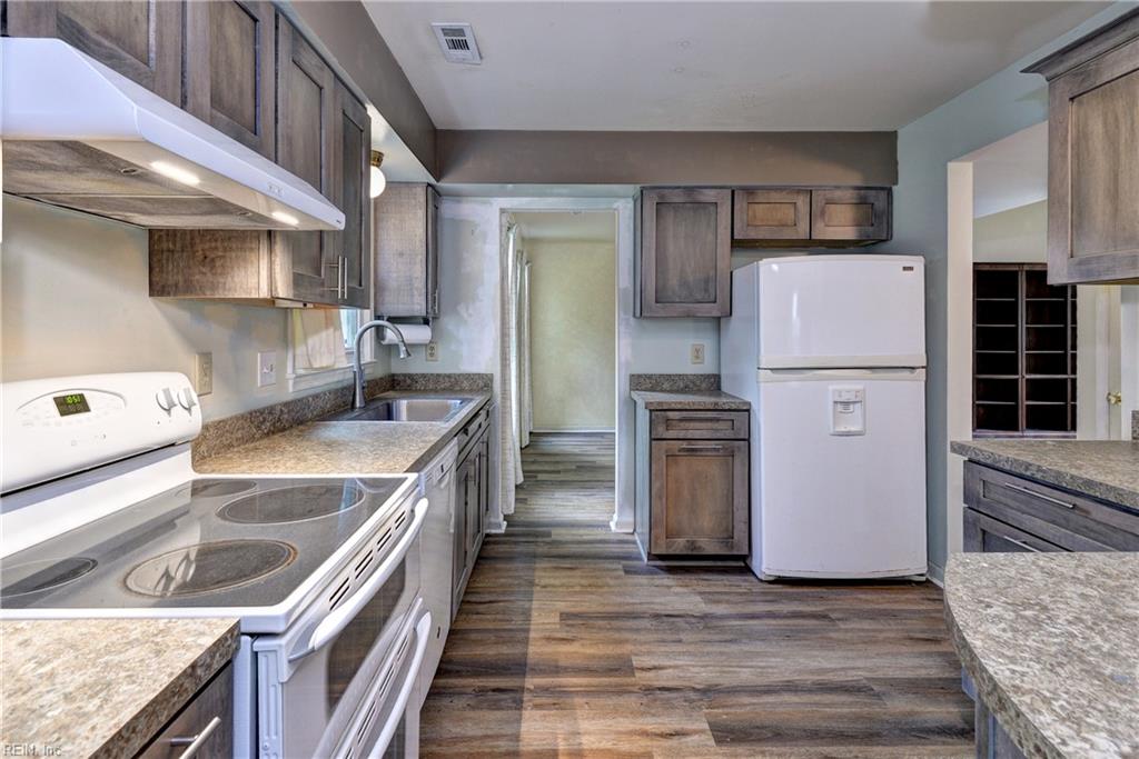 157 Robinhood Lane Newport News VA 23602