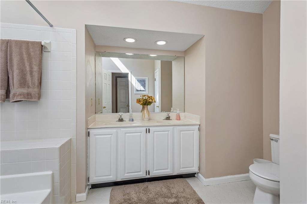 867 Belvoir Circle Newport News VA 23608