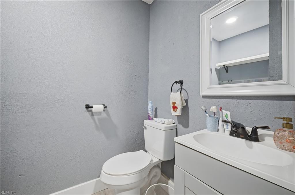 121 Delmar Lane Newport News VA 23602