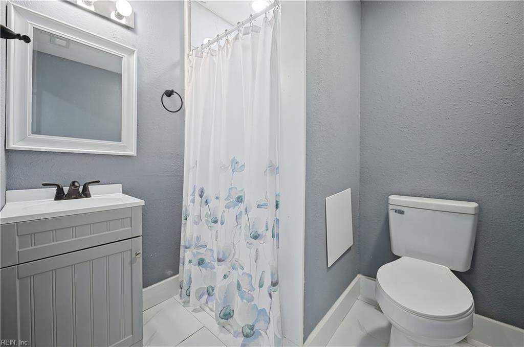 121 Delmar Lane Newport News VA 23602