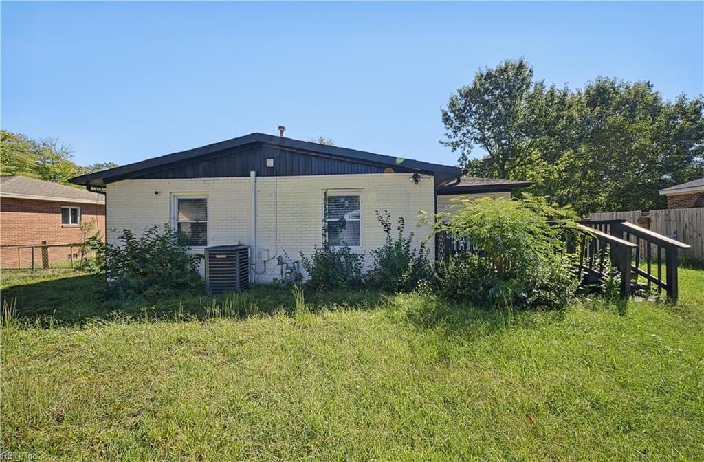 121 Delmar Lane Newport News VA 23602