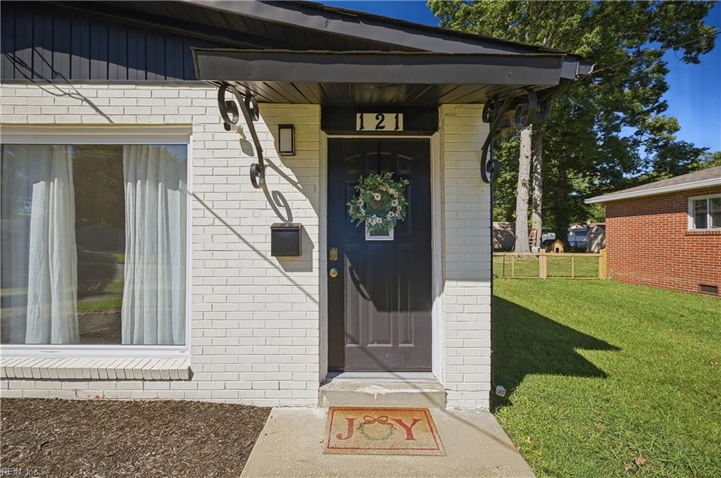 121 Delmar Lane Newport News VA 23602