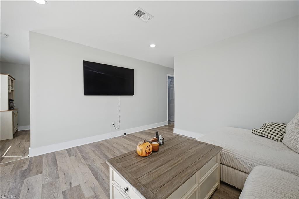 121 Delmar Lane Newport News VA 23602
