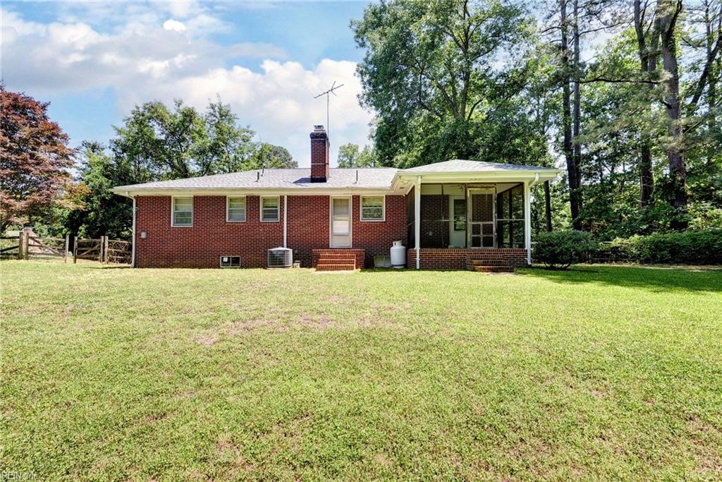 18 Owens Road Newport News VA 23602