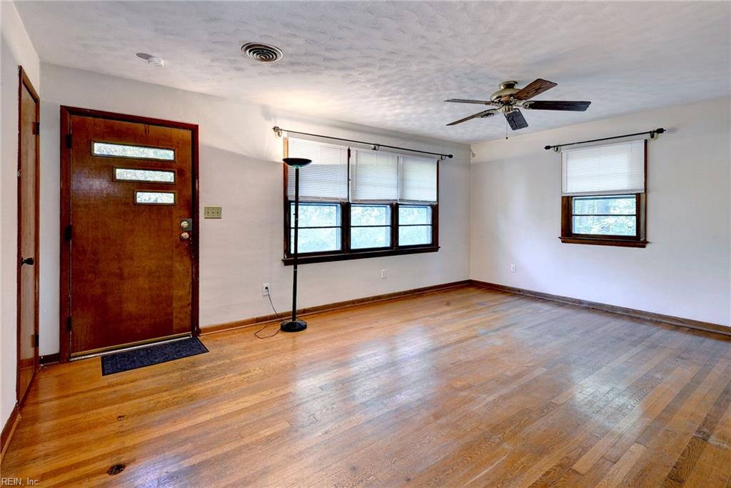 18 Owens Road Newport News VA 23602