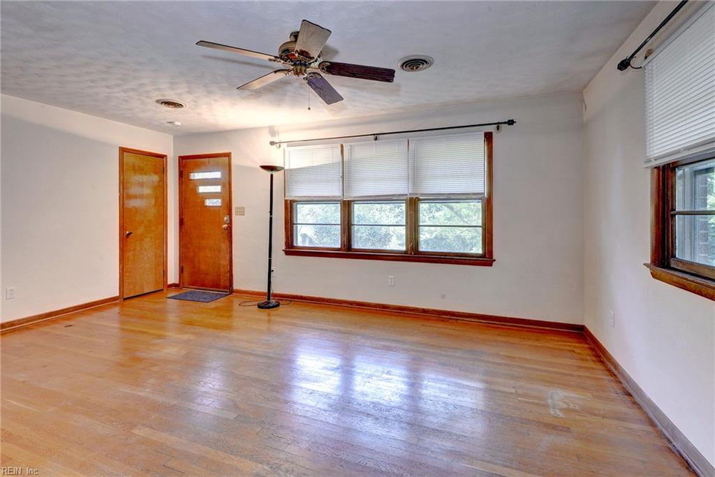 18 Owens Road Newport News VA 23602