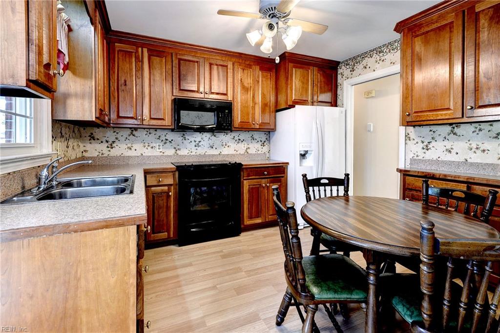 10 Calvert Drive Newport News VA 23601
