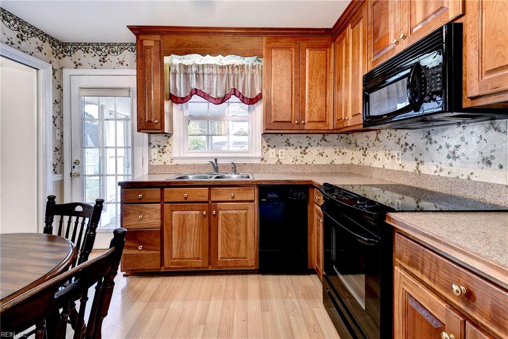 10 Calvert Drive Newport News VA 23601