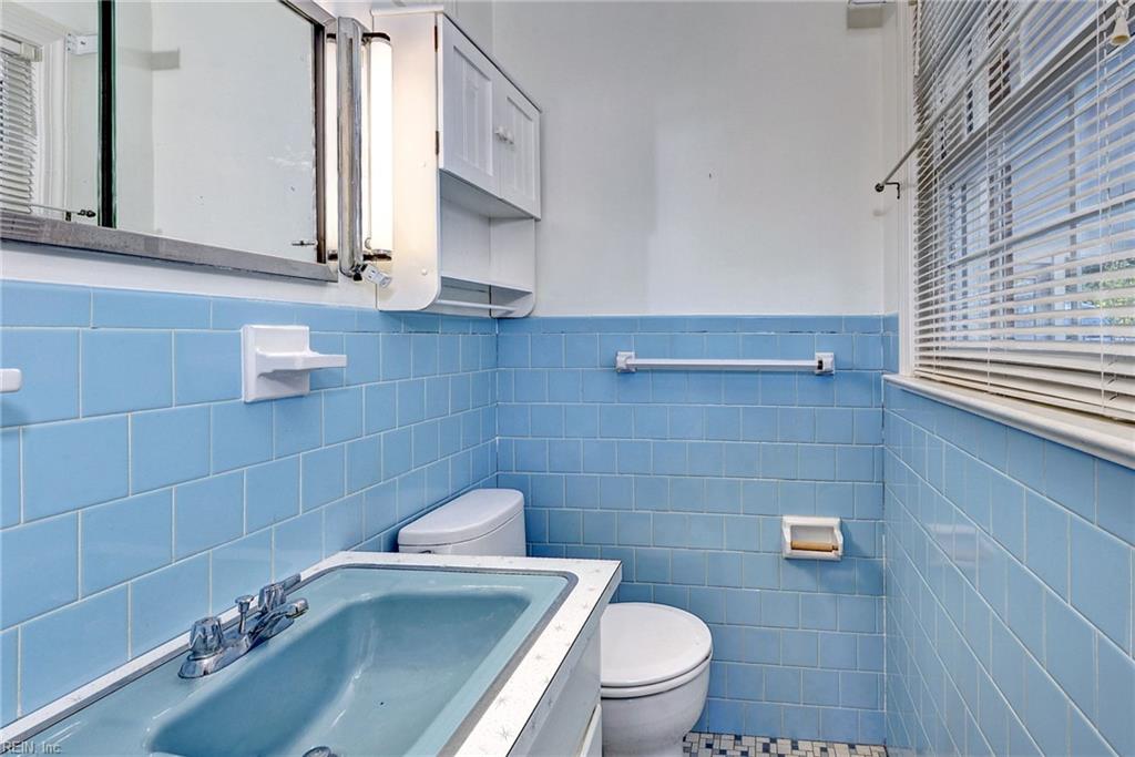 10 Calvert Drive Newport News VA 23601