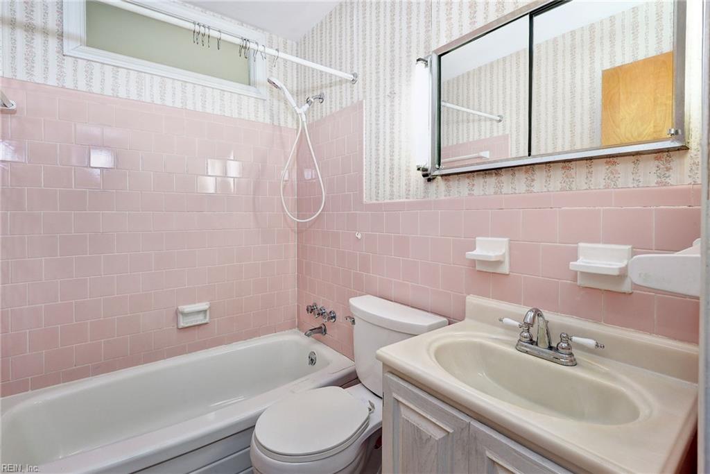 10 Calvert Drive Newport News VA 23601