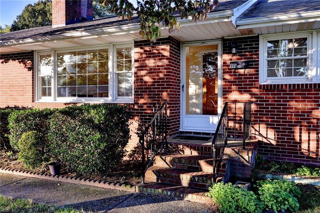 10 Calvert Drive Newport News VA 23601