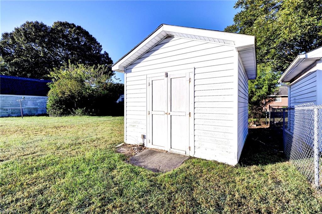 10 Calvert Drive Newport News VA 23601