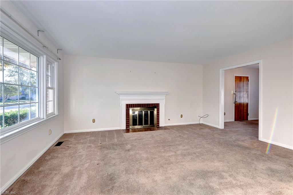 10 Calvert Drive Newport News VA 23601