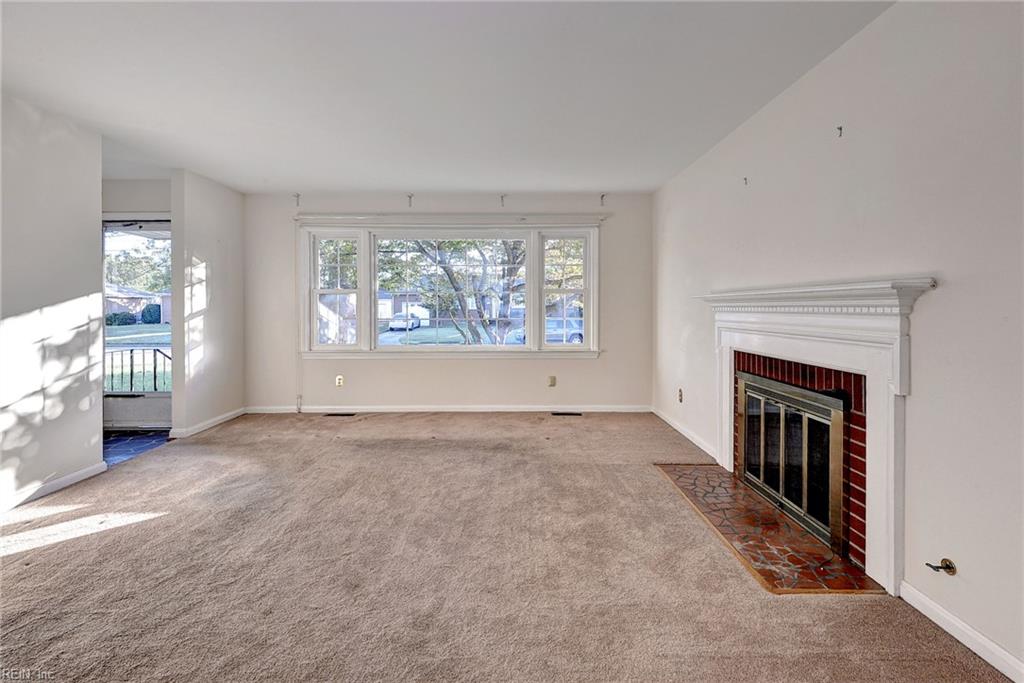 10 Calvert Drive Newport News VA 23601
