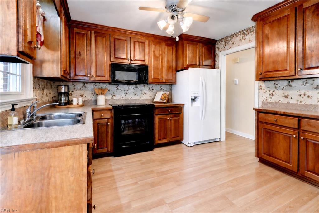 10 Calvert Drive Newport News VA 23601