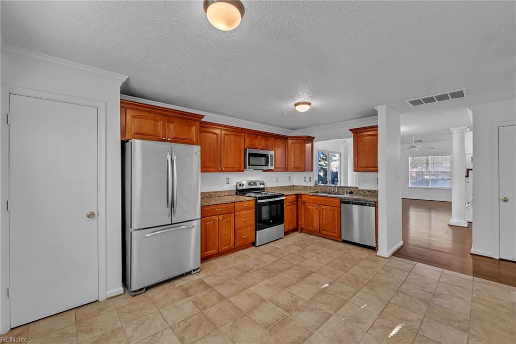 277 Town Pointe Way Newport News VA 23601