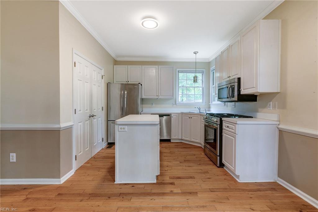 104 Kraft Court Yorktown VA 23693