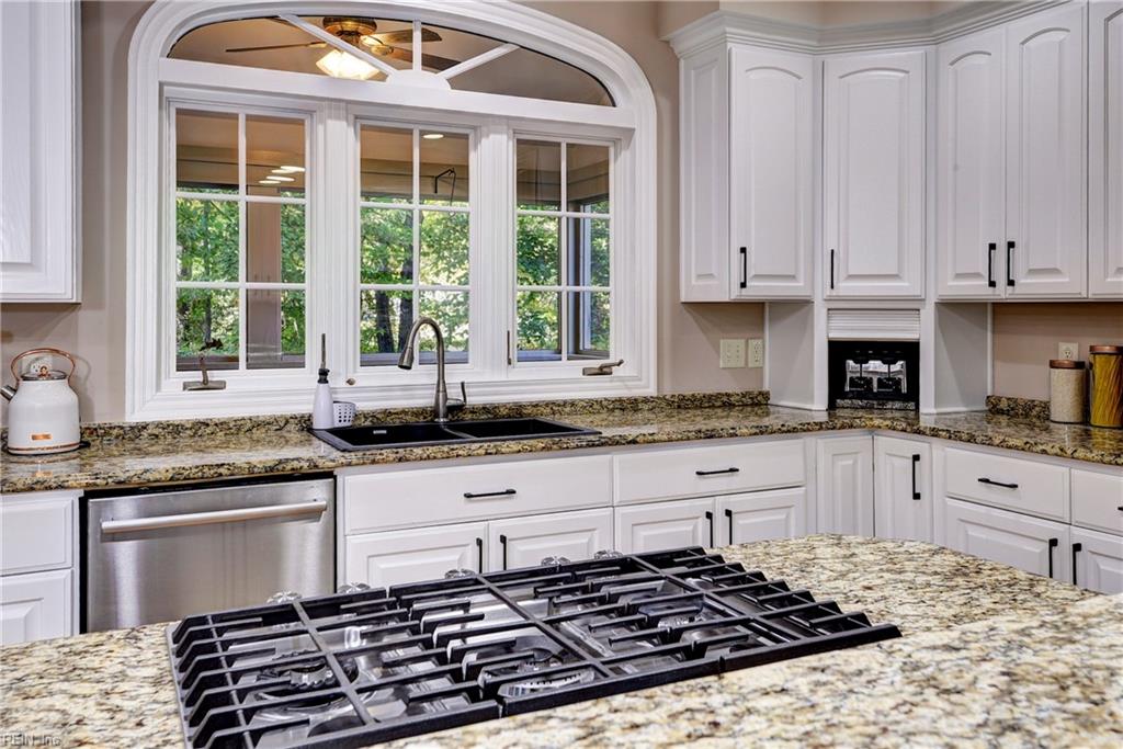 107 Hoylake Williamsburg VA 23188