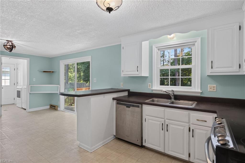 105 Cavalier Drive Yorktown VA 23692